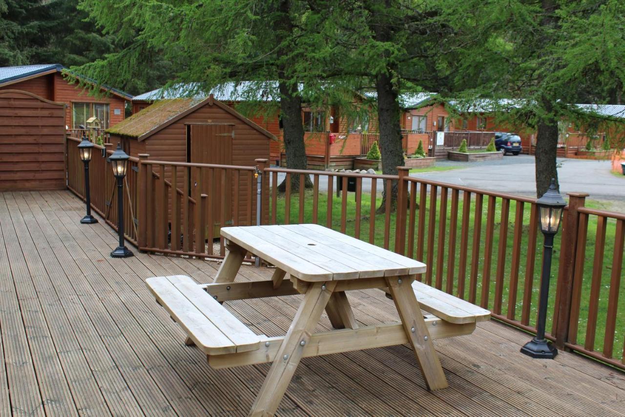 Lazy Days Lodge Glendevon Extérieur photo