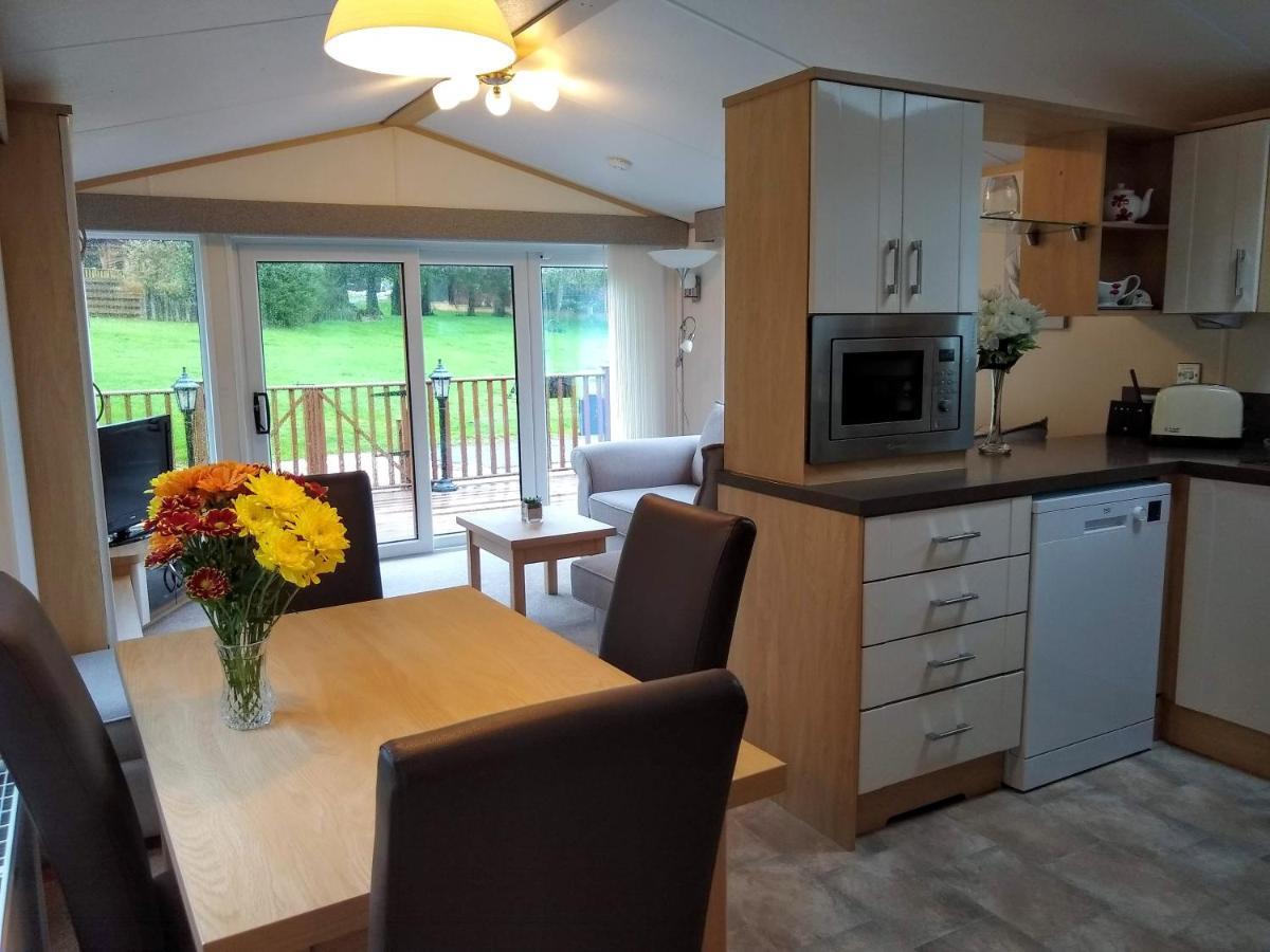 Lazy Days Lodge Glendevon Extérieur photo