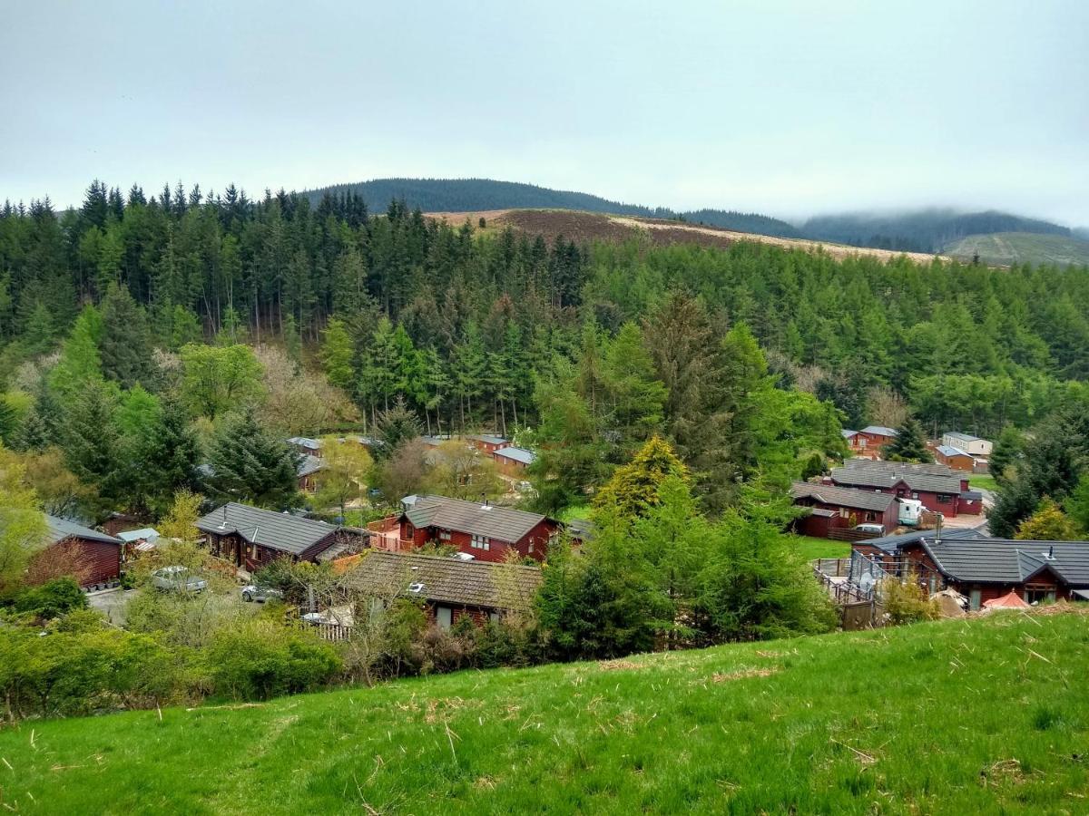 Lazy Days Lodge Glendevon Extérieur photo